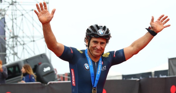 Alex Zanardi, ex piloto de Fórmula 1 y atleta paralímpico italiano. (Foto: Alex Zanardi, Facebook oficial)