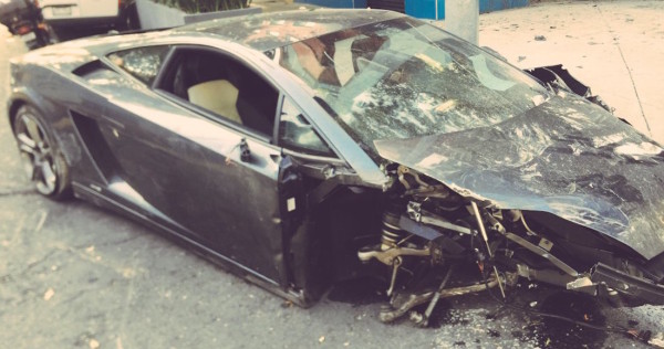 Conductor choca Lamborghini y lo deja abandonado en calles de la colonia Roma, en CdMx