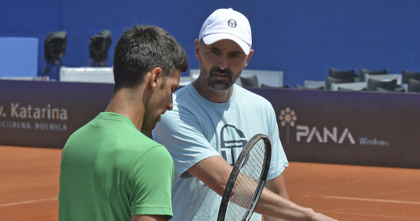 En el torneo benéfico Adria Tour, organizado por Djokovic, dieron positivo varios jugadores y entrenadores.
