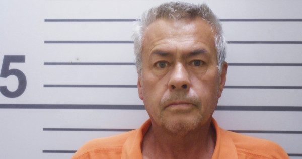 Henri secuestró a su hijastra cuando ella era una niña, la tuvo presa 19 años y procreó 9 hijos