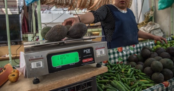 El aguacate y el chile son los que más suben de precio en mayo; la inflación llega al 4.43%: Inegi
