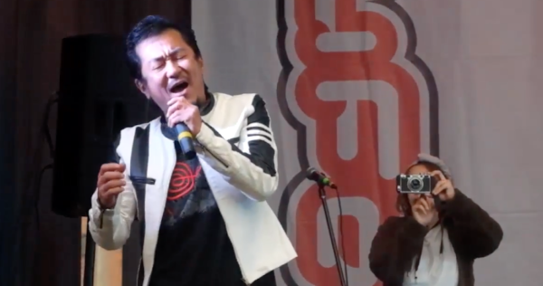 VIDEO: Hiroki Takahashi, cantante de Dragon Ball, cae del escenario en un concierto en Madrid