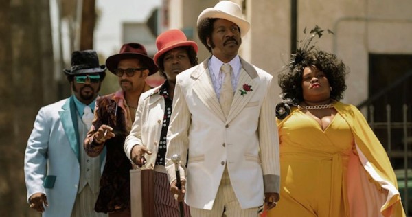 Murphy intentó llevar esta historia a la pantalla tras conocer a Moore, quien murió pocos años después, en el 2008.