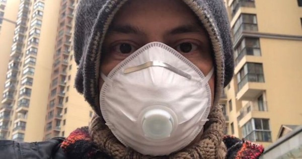 Mexicano varado en Wuhan por epidemia de coronavirus revela que la Embajada ya lo contactó