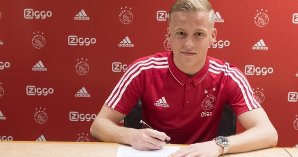 El Manchester United hace oficial el fichaje de Donny van de Beek al llegar a un acuerdo con el Ajax