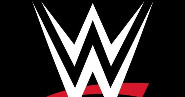 Algunos luchadores enviaron mensajes de apoyo a las afectadas. (Foto: WWE, Facebook Oficial)