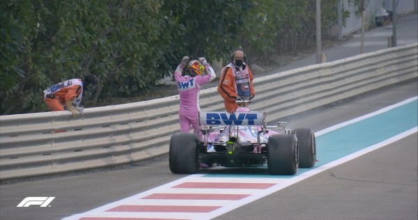 En su última carrera con Racing Point, Checo Pérez se retira del GP de Abu Dhabi por problema en el motor