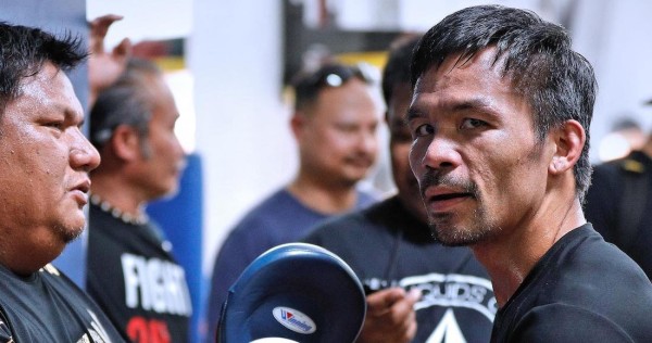 Manny Pacquiao podría tener una pelea ante Conor McGregor.