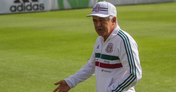 Ricardo Ferreti se encuentra bien de salud.