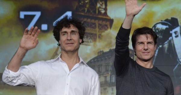 El actor estadounidense Tom Cruise junto al director .Doug Liman