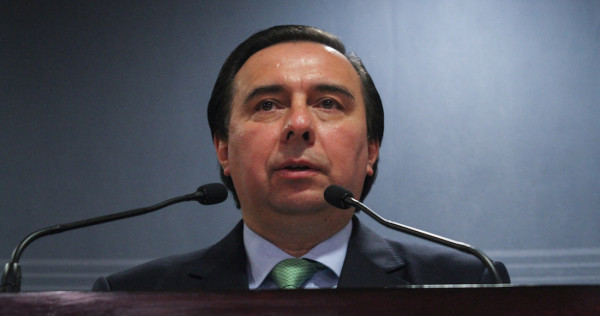 Tomás Zerón tiene 24 escoltas, 4 carros blindados y 4 más para su familia. Y no los quiere soltar