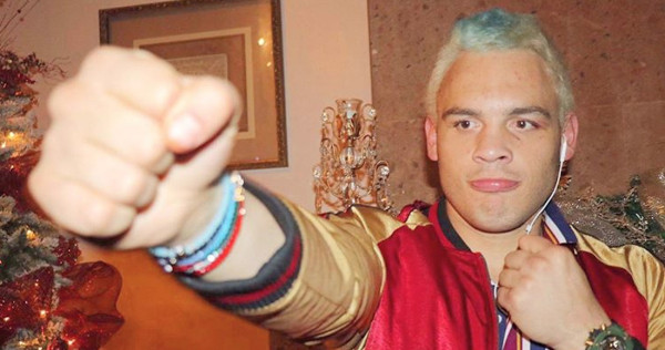 Julio César Chávez Jr anuncia el lanzamiento de su primer disco como cantante de cumbias