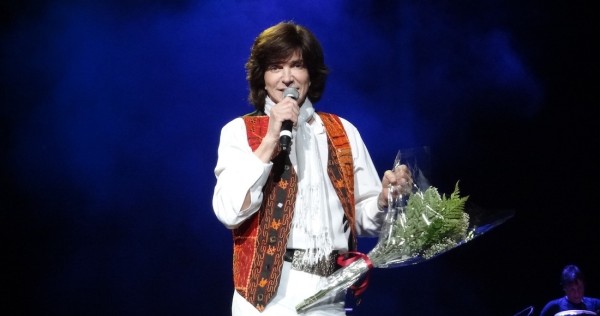 Cirugías, enfermedades y su supuesta homosexualidad, las polémicas que rodearon a Camilo Sesto