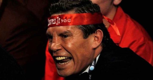 “Bienvenido a la familia. Nomás que te falta aguantar 3 rounds contra mí y es toda tuya”, dijo el ex campeón mundial al joven.