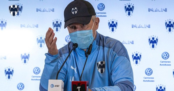 Javier Aguirre, técnico de los Rayados. Foto: Twitter @Rayados