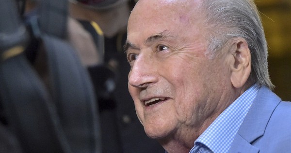 Joseph Blatter, ex presidente de la FIFA, es hospitalizado en Suiza. Se desconocen los motivos