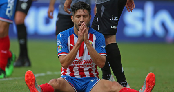 Oribe Peralta, atacante de las Chivas, se encuentra en una de las peores etapas de su carrera