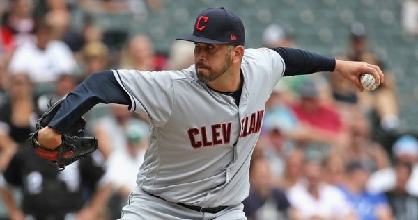 Culiacanense Óliver Pérez ganará 3 millones de dólares con los Indios la próxima campaña