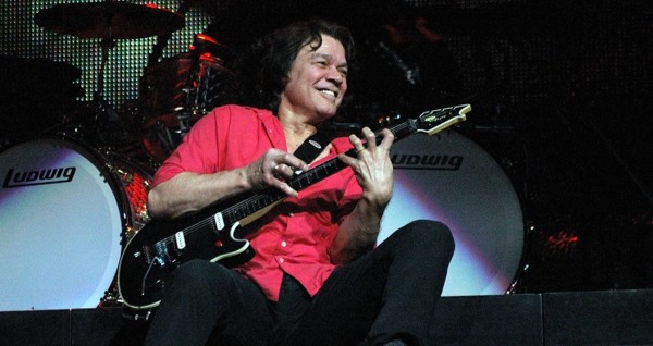 Eddie Van Halen confirma que padece cáncer de garganta; su guitarra podría ser la causa