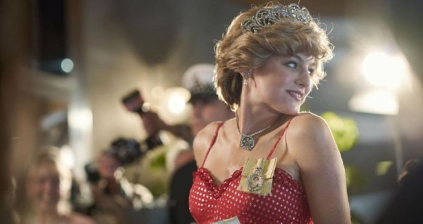 Emma Corrin pidió que se añadieran escenas de bulimia en The Crown, para plasmar realidad de Diana de Gales