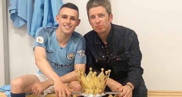 Noel Gallagher celebra el triunfo del Manchester City cantando Wonderwall con el equipo (VIDEO)
