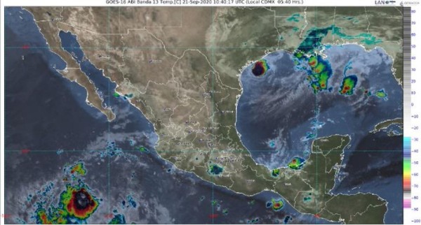Depresión tropical 17-E se aleja de territorio mexicano, pero hoy se convertirá en tormenta