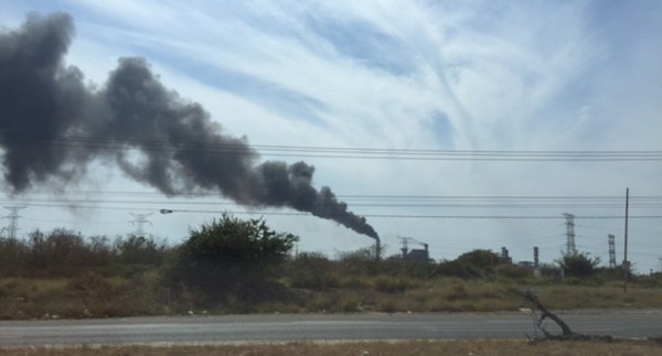"Lanza termoeléctrica de Mazatlán 'nube negra'"