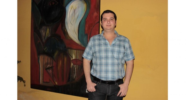 Predice Ernesto León Castro la depreciación del peso y gana premio