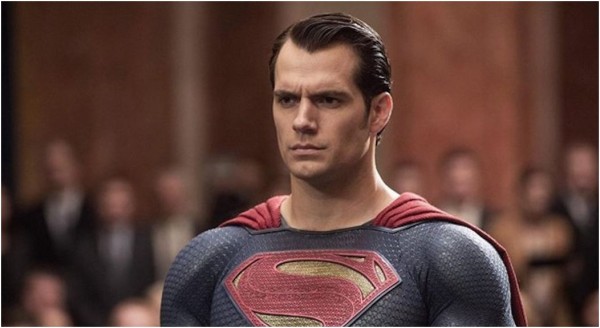 Henry Cavill y Warner negocian exigencias del actor para que siga como Superman