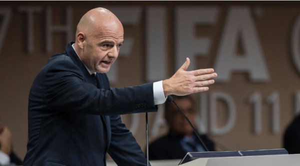 Con licencia de maternidad y más, la FIFA refuerza la protección para jugadoras y entrenadores