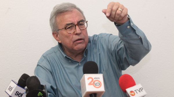 Rubén Rocha Moya, Senador de la República por Sinaloa.