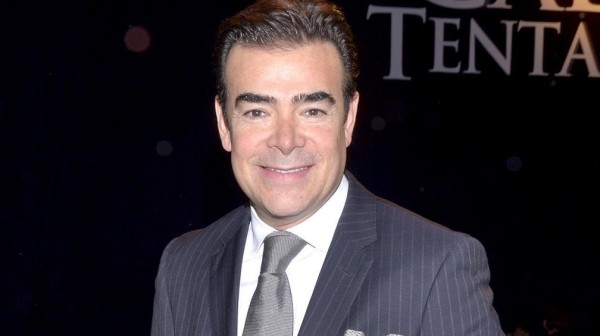 Toño Mauri, sale del hospital después de someterse a un doble trasplante de pulmón.