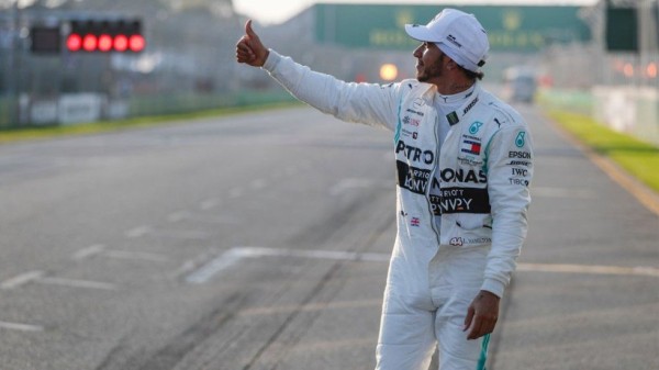Lewis Hamilton se lleva la pole del Gran Premio de Australia