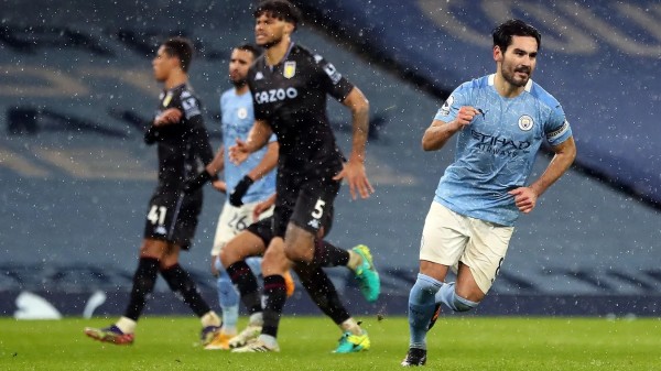 Ilkay Gundogan marca penalti. Fotos: Cortesía Premier League