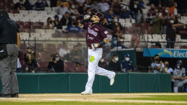 Sebastián Elizalde, de Tomateros de Culiacán, es el Jugador Más Valioso de la temporada 2020-21 de la LMP