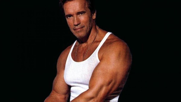 Padres de Arnold Schwarzenegger creían que era gay