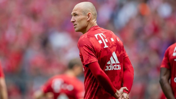 Arjen Robben está tentado a volver al futbol