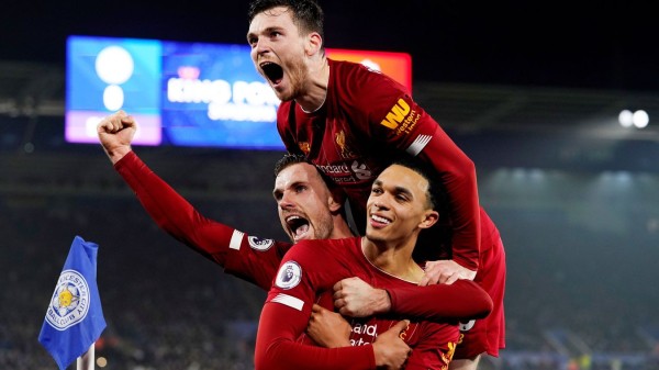 Liverpool golea al Leicester y se afianza en la cima de la Premier League