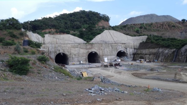 Comuneros de la Presa Santa María piden unificar trabajos a Cobalpre