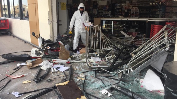 Roban y destruyen cajero de tienda de autoservicio en Urbivillas del Cedro, en Culiacán