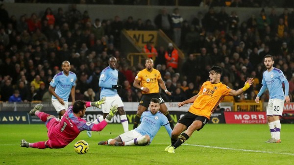 Raúl Jiménez marca el segundo gol del Wolverhampton. (Foto: Cortesía Premier League)