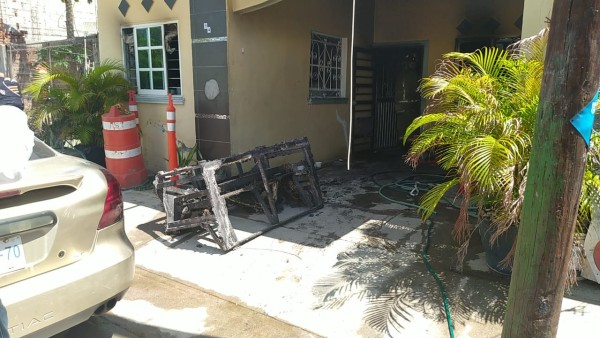 Rescatan a dos menores de un incendio en un domicilio en Mazatlán