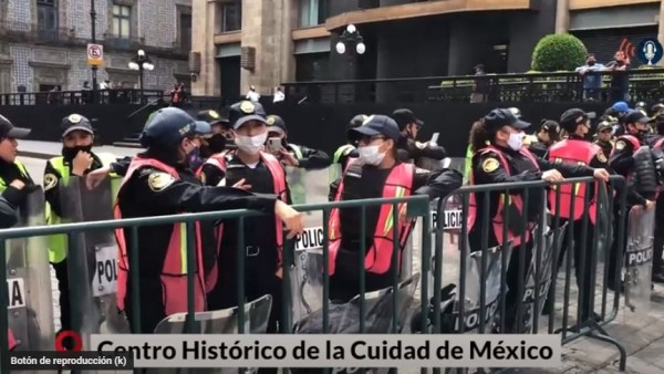 El Centro Histórico de la CdMx es resguardado para evitar que la gente entre al Zócalo