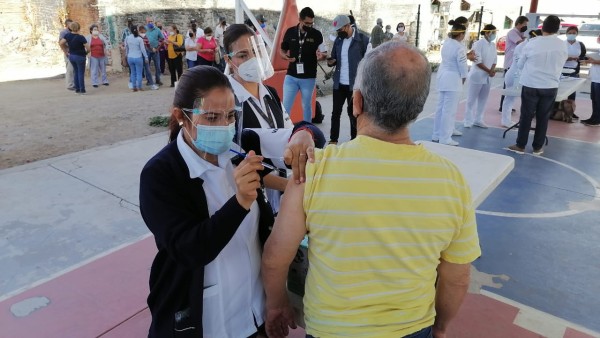 Prevén que en dos semanas lleguen vacunas contra el Covid-19 para adultos mayores de zonas urbanas de Sinaloa
