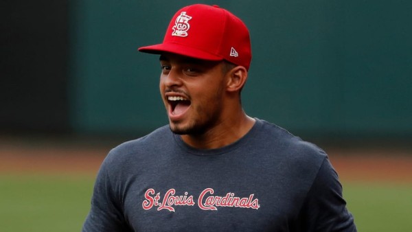 Jordan Hicks, de los Cardenales, decide no participar en la temporada 2020