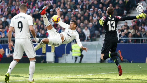 Con golazo de Casemiro incluido, Real Madrid se lleva el derbi por 3-1