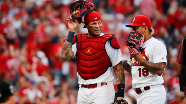 Yadier Molina contra C-Mart en la Serie del Caribe