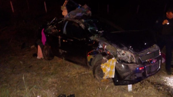 ATACAN A FAMILIA, en el atentado muere una menor al volcar en la Autopista Mazatlán-Culiacán