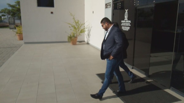 Planea ex funcionario negociar perdón por compra de colchones en mal estado y evitar juicio