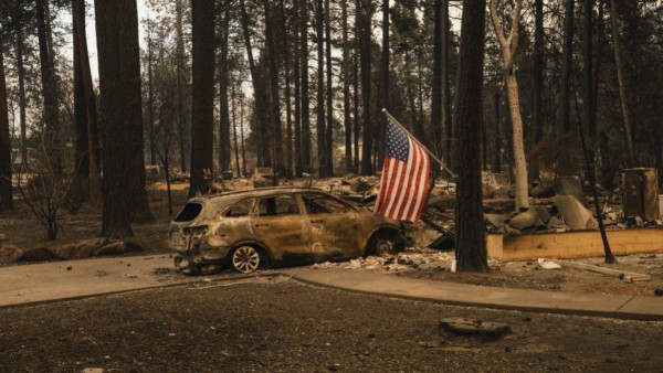 Incendio en California ha dejado 42 muertos y 200 desaparecidos; es el mayor en su historia